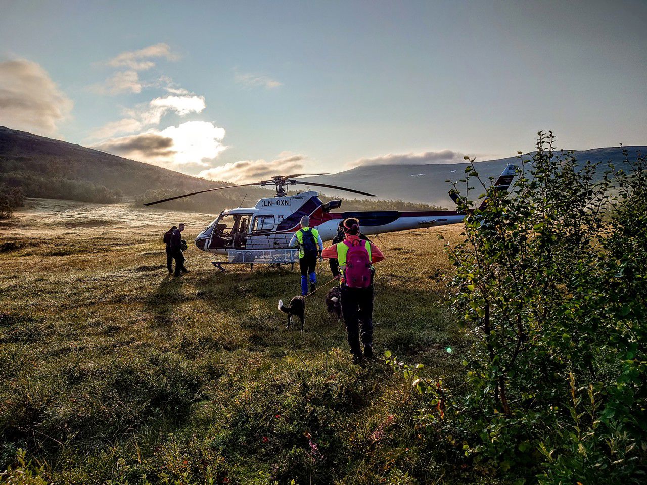 Friluftsliv på vei i helikopter på Hardangervidda